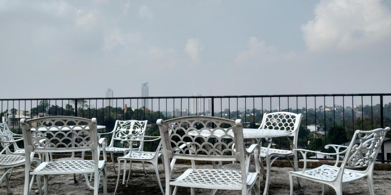 Colombo Hotel By Colombo Village Buitenkant foto